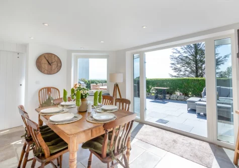 The dining area at Bwthyn Craig Wen, Mynytho
