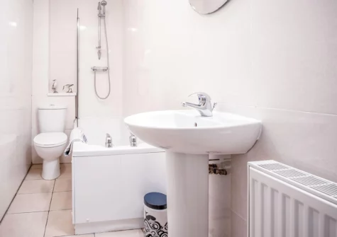 The bathroom at Castle Cottage, Tenby