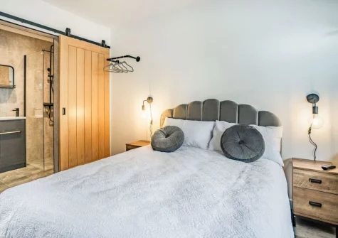 Bedroom #1 at Cefn Gelli, Llawhaden