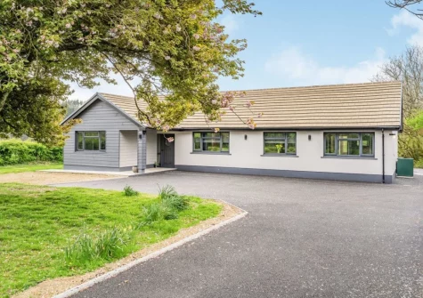 Cefn Gelli, with private hot tub & views over the meadows is located in tranquil Llawhaden