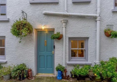 Enjoy a delightful blend of original features & modern furnishings when you stay at China Cottage, Tenby