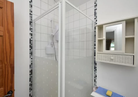 bedroom #1en-suite shower room at Cleggars Castle, Templeton