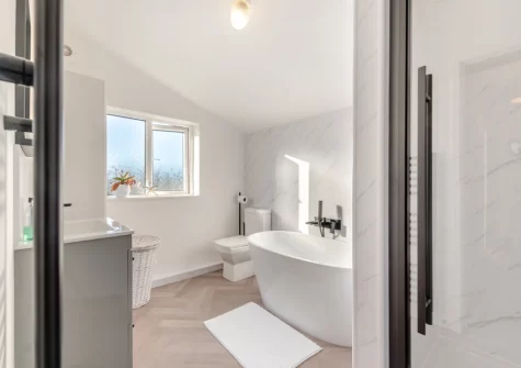 The bathroom at Collingwood, Saundersfoot