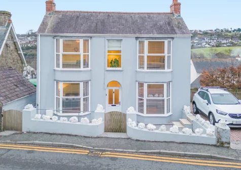 Collingwood, SaundersfootaCollingwood is a stylish detach holiday home just 400 metres from Saundersfoot's beach & harbour