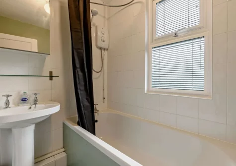 The bathroom at Cresborough, Tenby