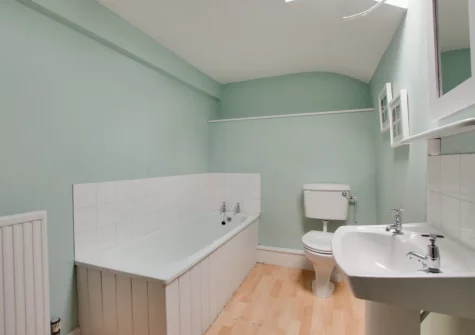 The bathroom at Cwm Mawr, Cwmystradllyn