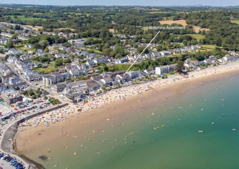 Dolphins Apartment, Saundersfoot is the perfect location for your seaside holiday!