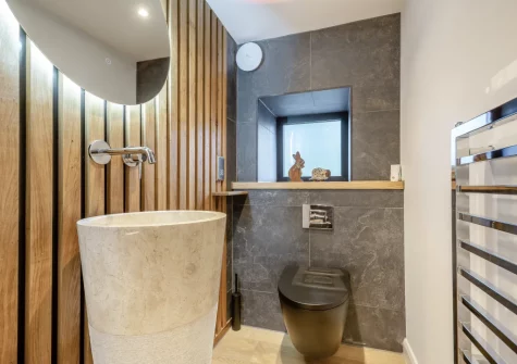 The seperate WC at Drws Y Coed, Capel Curig
