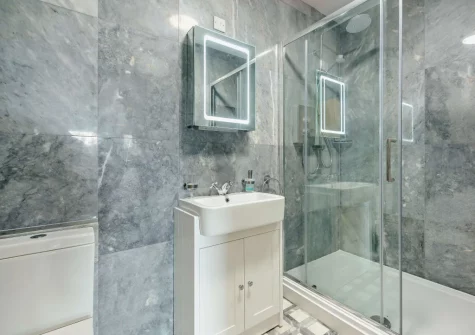 Bedroom #3 en-suite shower room at Dwyryd Estuary View, Talsarnau