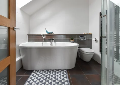 Bedroom #1 en-suite bathroom at Egryn Bach, Abersoch