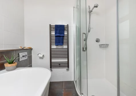 Bedroom #1 en-suite bathroom at Egryn Bach, Abersoch