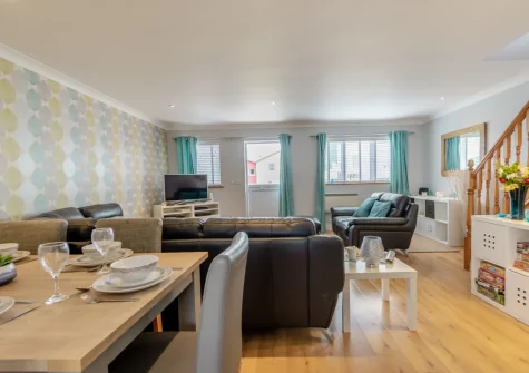 The living & dining area at Freshwater Sea View, Freshwater East
