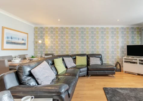 The living & dining area at Freshwater Sea View, Freshwater East