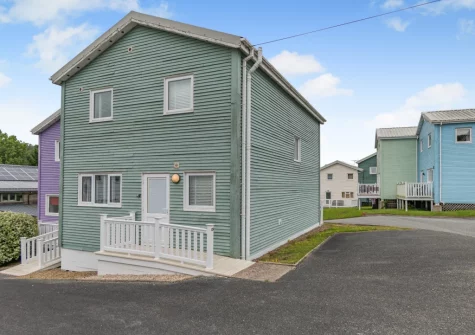 Freshwater Sea View, is a fantastic holiday home metres away from a beautiful sandy beach, ideal for family seaside trips