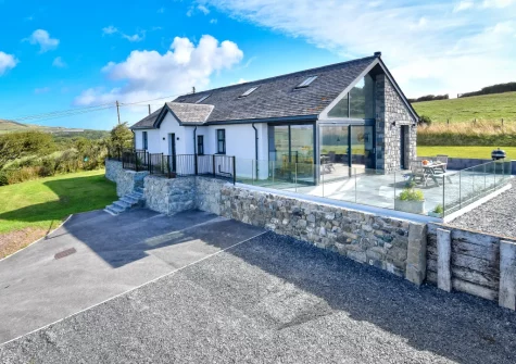 Geufron House is a stunning holiday home in Aberdaron with spectacular unspoilt views of the sea