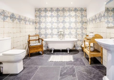 The bathroom at Glowty Newydd, Llandissilio
