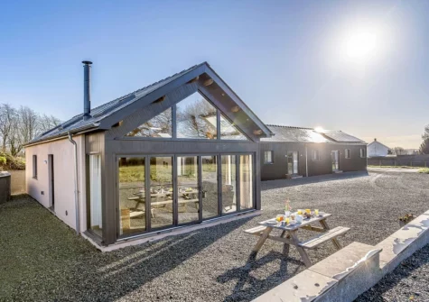The alfresco dining area at Glowty Newydd, Llandissilio