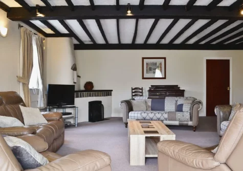 The living room at Green Acre Cottage, Kilgetty