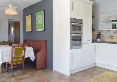 The kitchen & dining area at Hafan Fach Cottage, Maidenwells
