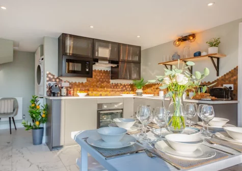 The kitchen & dining area at Hafan Glas, Abersoch