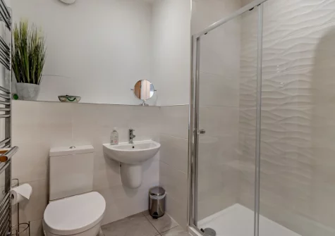 The lower ground floor shower room at Hafan, Saundersfoot