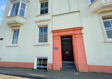 Harbour Beach View is centrally located in the heart of Tenby, 100 metres from the beach, shops & bars