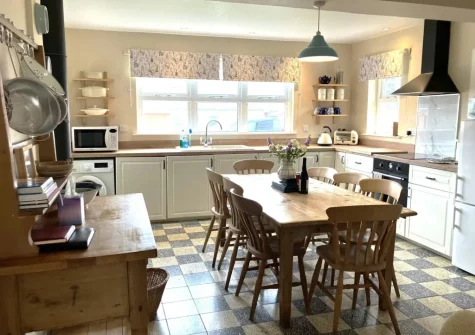 The kitchen & dining area at Hawthorn Cottage at Woodlands Farm, Little Haven