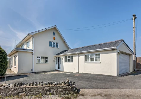 Hillside is nestled in thriving Abersoch, within walking distance to the beach