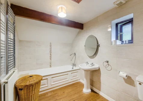 Bedroom #1 en-suite bathroom atHunter's Hollow, St Florence
