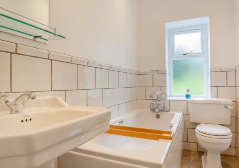 The bathroom at Hywelfa, Bwlchtocyn