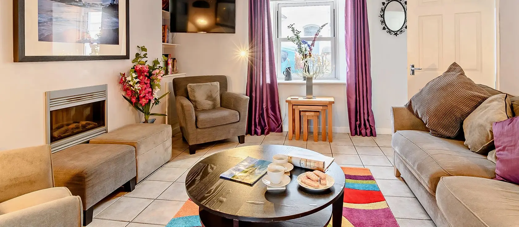 Kiwi Cottage, Tenby is a charming three-bedroom terraced cottage, just steps from the town centre and beautiful beaches. Enjoy a spacious interior, enclosed garden, and direct access to Tenby's delightful coastal charm and vibrant attractions.