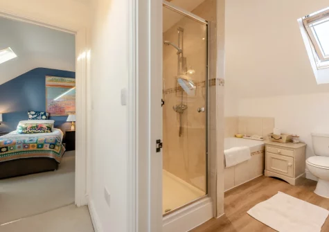 The first floor bathroom at Lily Cottage, Angle