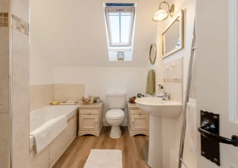 The first floor bathroom at Lily Cottage, Angle