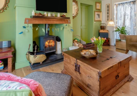 Lily Cottage, Angle is a welcoming three-bedroom retreat in charming Angle village, featuring an enclosed garden perfect for dogs and children, cosy wood burner for chilly evenings, and easy access to West Angle Bay's sandy shores.