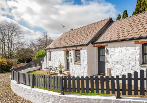 The enclosed front patio & outdoor sitting area at Llety Wen, New Moat