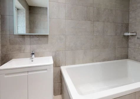 The bathroom at Llyn Orta, Llanbedrog