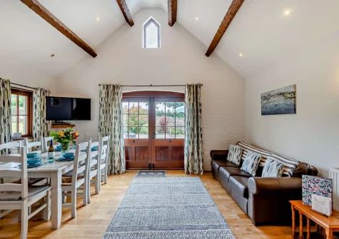 The living & dining area at Loveston Lodge, Loveston