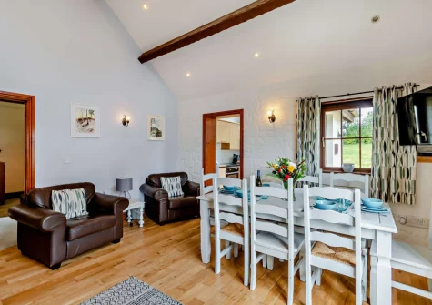 The living & dining area at Loveston Lodge, Loveston