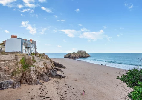 Main Sail is an ideal base for visiting Tenby's golden sand beaches & exploring everything the town has to offer