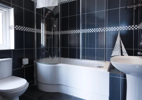 The bathroom at Manor View, Pendine