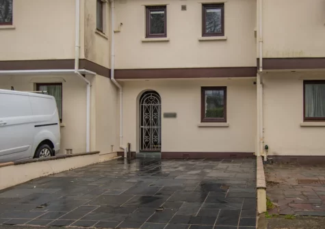 Mariners Reach is a fantastic beach house overlooking the sandy beach at Saundersfoot