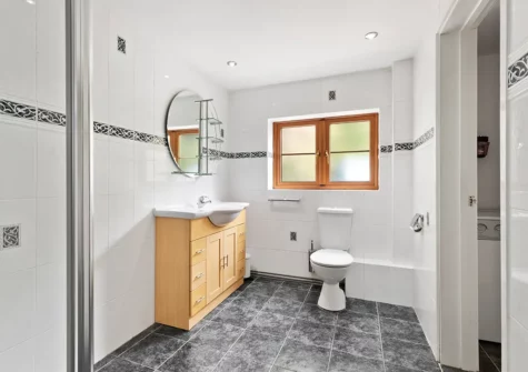 The ground floor bathroom at Meadow Farm, Tenby