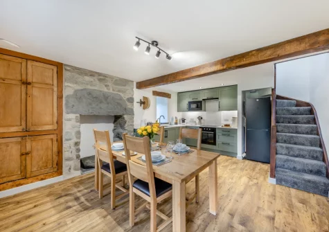 The kitchen & dining area at Minffordd, Penmaenpool