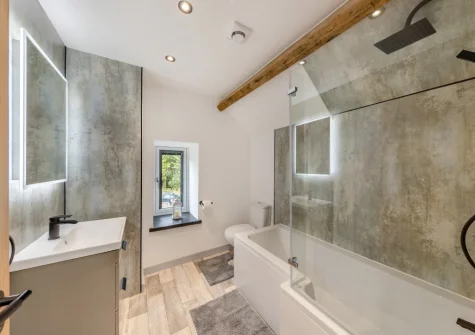 The bathroom at Minffordd, Penmaenpool