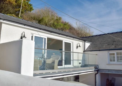 The balcony & outdoor sitting area at Mole End, Amroth