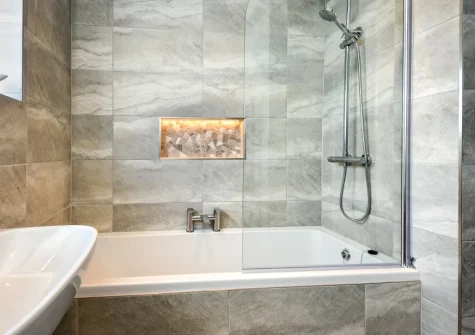 The bathroom at Mor a Mynydd, Abersoch