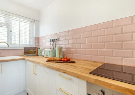 The kitchen at Mor Glas View, Tenby