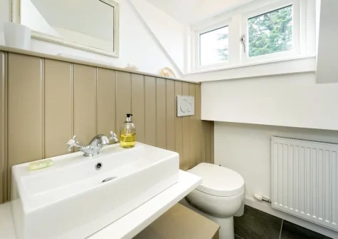 The first floor bathroom at Morannedd, Bwlchtocyn