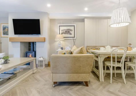 The living & dining area at Mulberry Cottage, Conwy