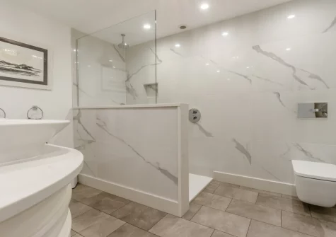 The shower room at Mulberry Cottage, Conwy